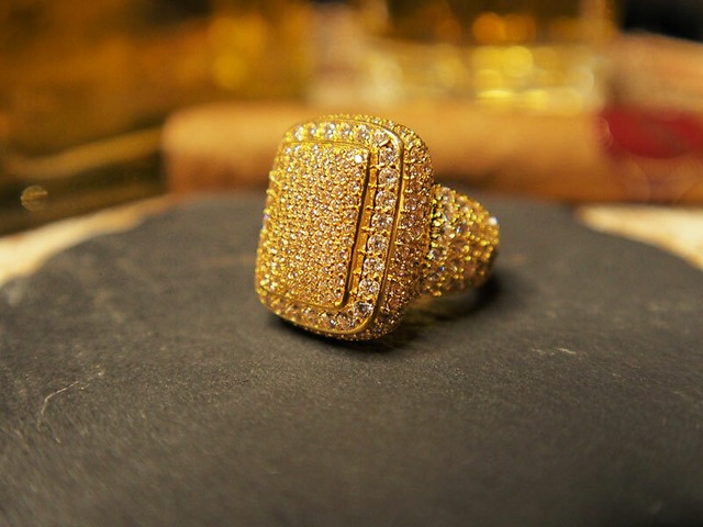 COCKTAIL CHUNKY ICE CZ RING GOLD