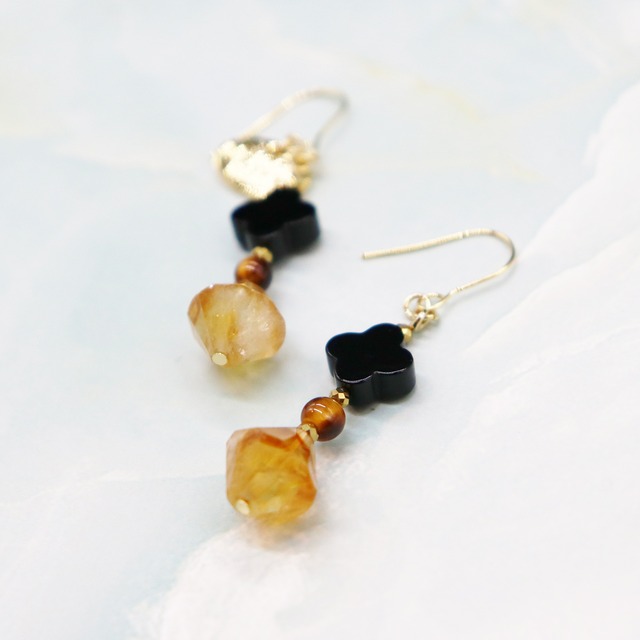 【Like a Honey Candy】シトリン×オニキス×タイガーアイ ピアス