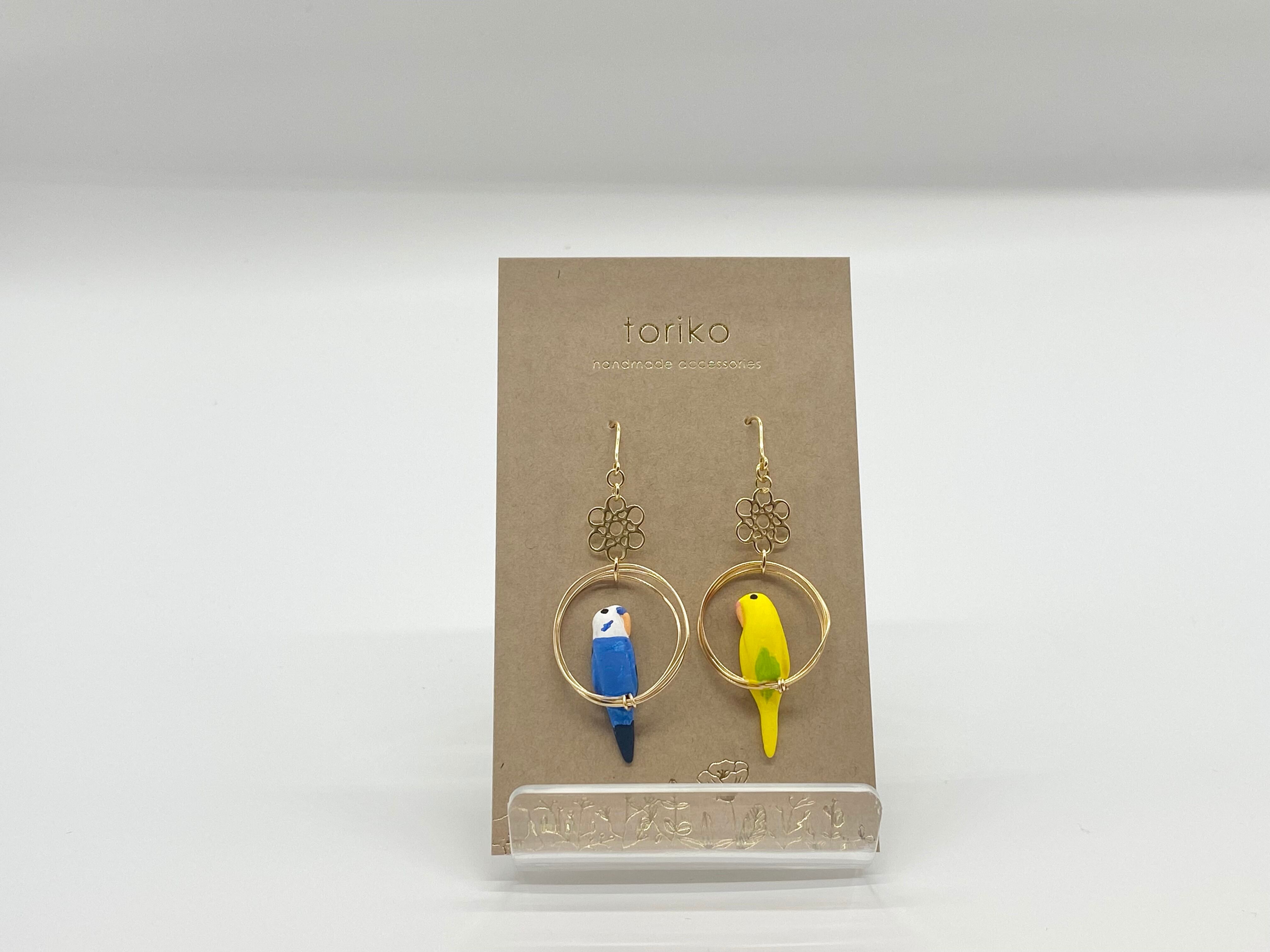 セキセイインコ(青×黄)花パーツ付ピアス・イヤリング