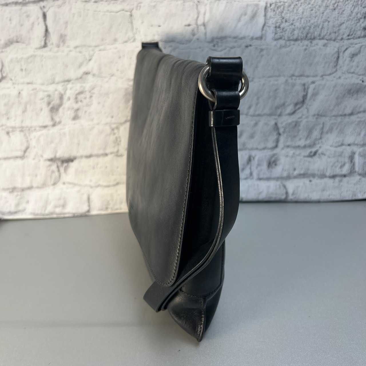 PRADA プラダ レザー ショルダーバッグ ブラック A-11997