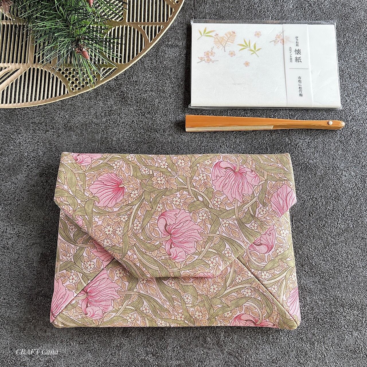 うさ／御朱印帳入れ、数寄屋袋 数寄屋袋(黄更紗) 御朱印帳入れ 和柄ポーチ Sukiyabag