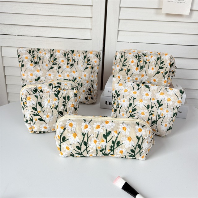 シンプルな綿刺繍化粧ポーチ｜MAYRABBIT