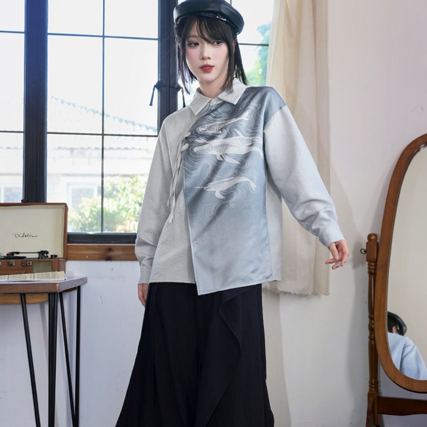 深海の記憶を纏う 鯨落プリントとチャイナ風斜襟のモダンチャイナタッセルシャツ