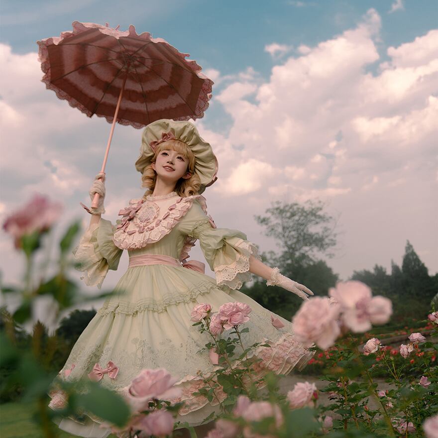 ロリータ ホワイトリリーワンピース グリーン 花柄 クラロリ クラロリ ロングワンピース 花柄×フリル×姫袖 控えめクラシカル｜WithU