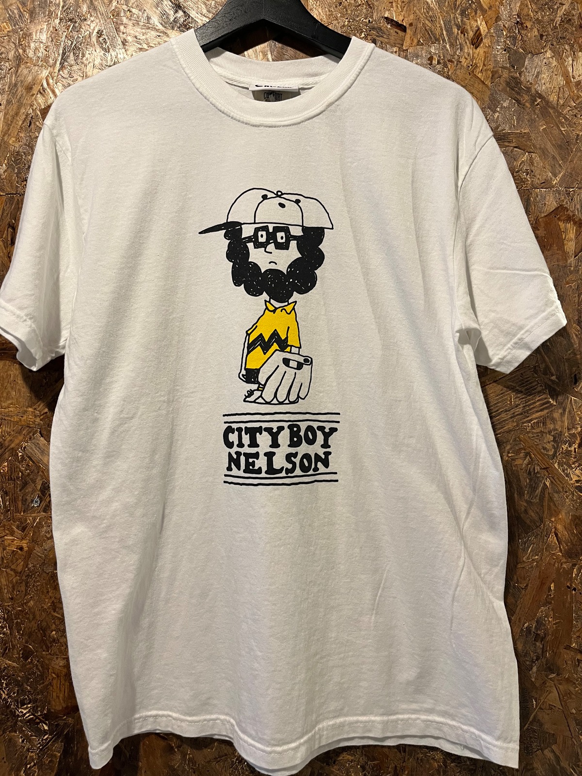 chi-bee ネールー・ブラウン Tシャツ | ROCK BASE