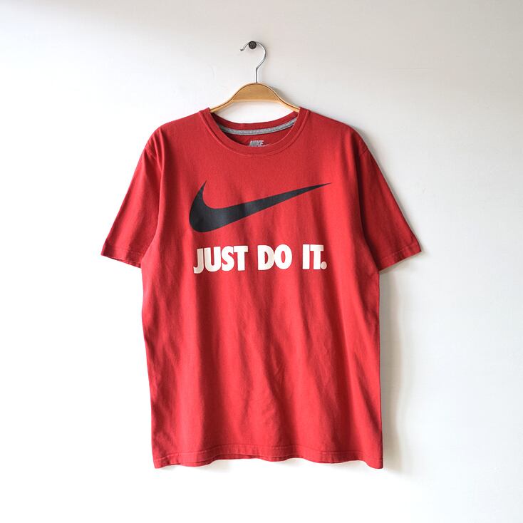 ナイキ JUST DO IT. スポーツ Tシャツ NIKE アメリカ古着 USA メンズM 古着 赤色 @BB0133