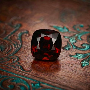 Cardinal Abyss Red（カーディナル・アビス・レッド）枢機卿の赤というレッドスピネル大粒2.38ct！