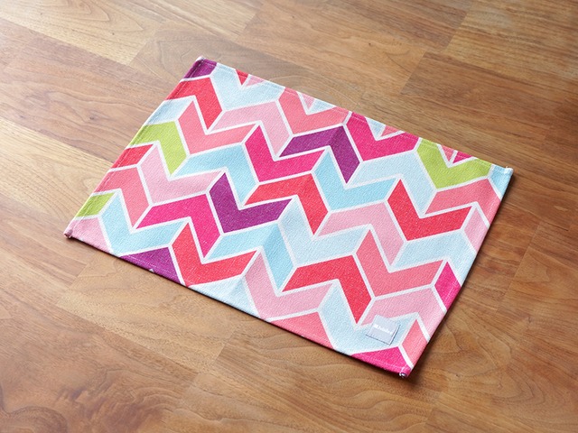 カラフルホワイトラインディレクションランチョンマット 2枚セット