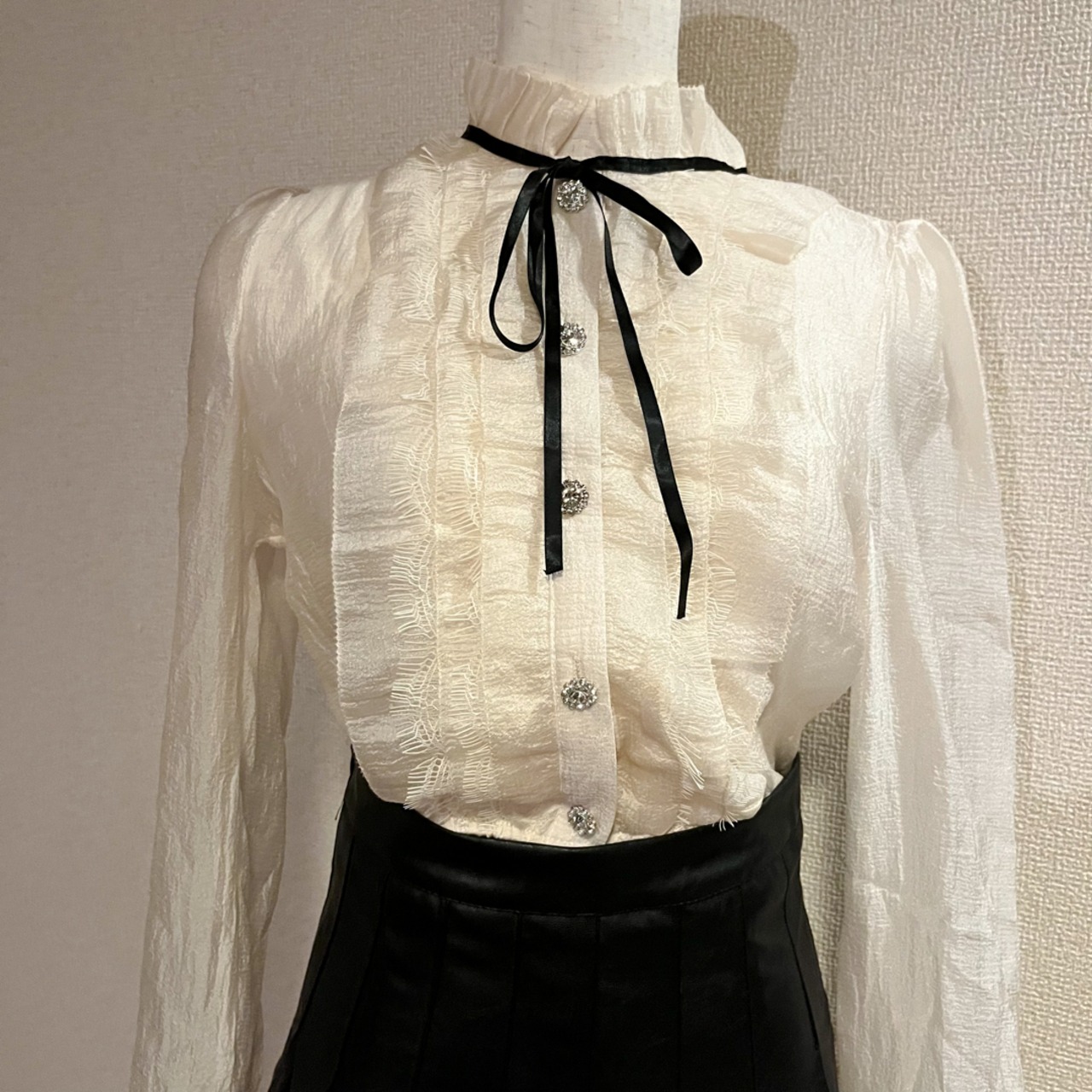 フレンチリボンジュエルブラウス LK1037