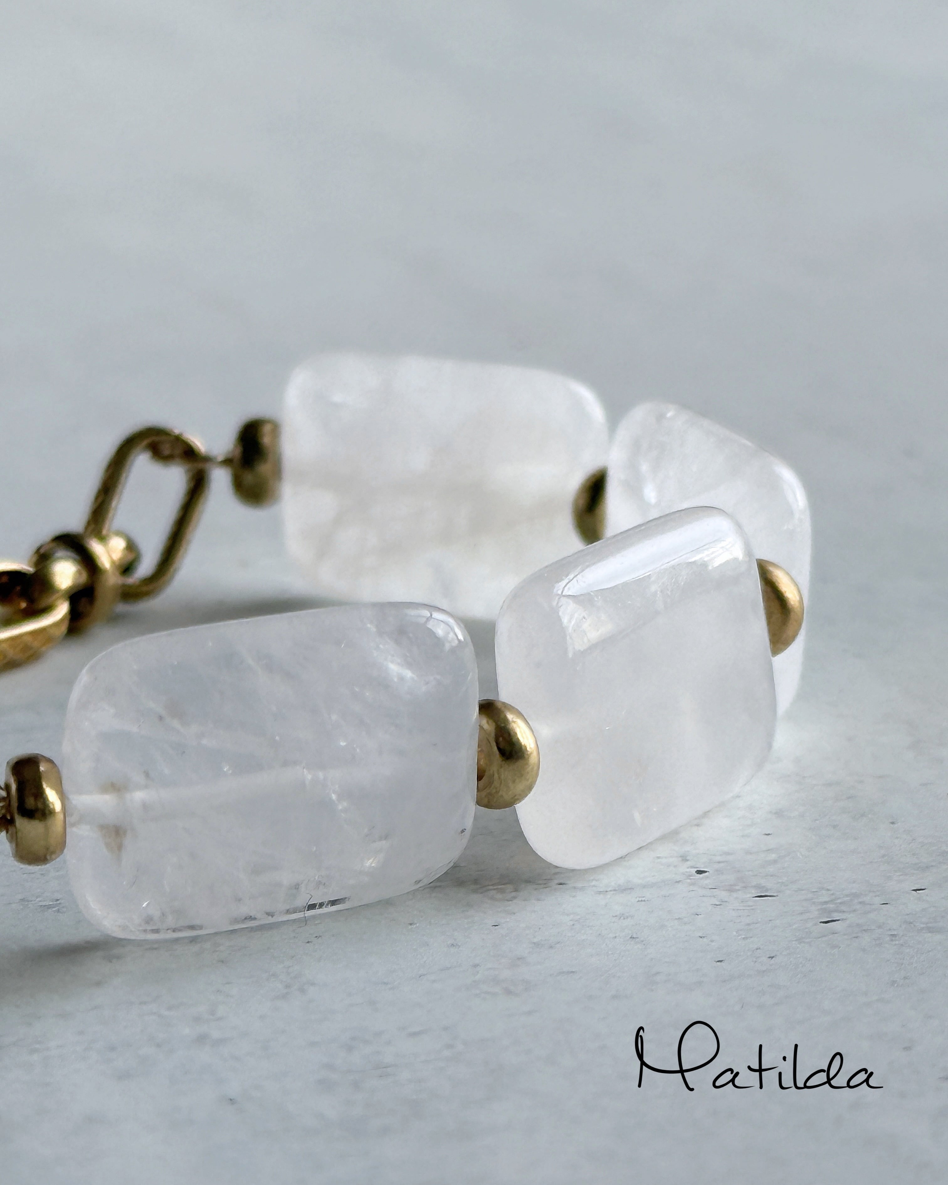 Chain & stone bracelet(クォーツ)