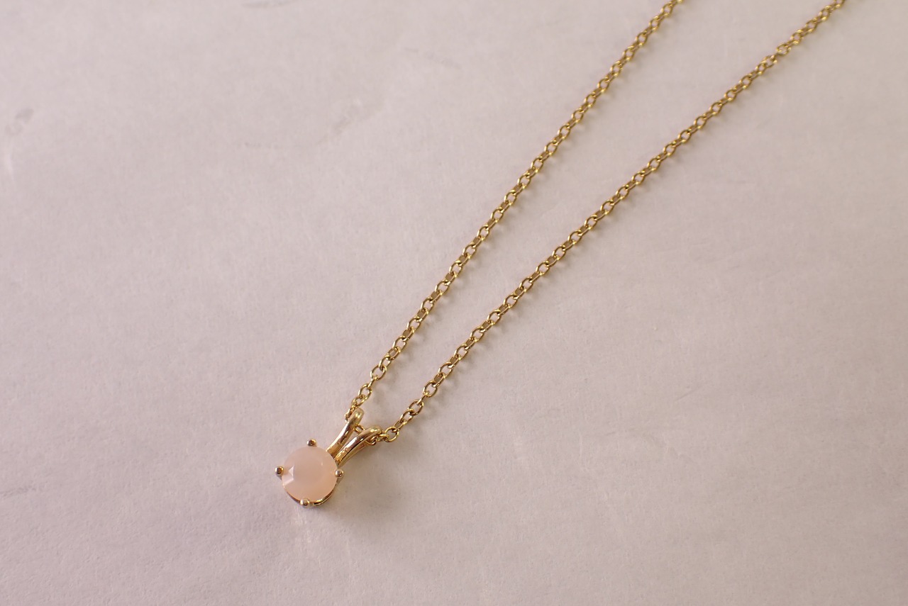 ピーチムーンストーンネックレス　0.73ct [D12‐166]