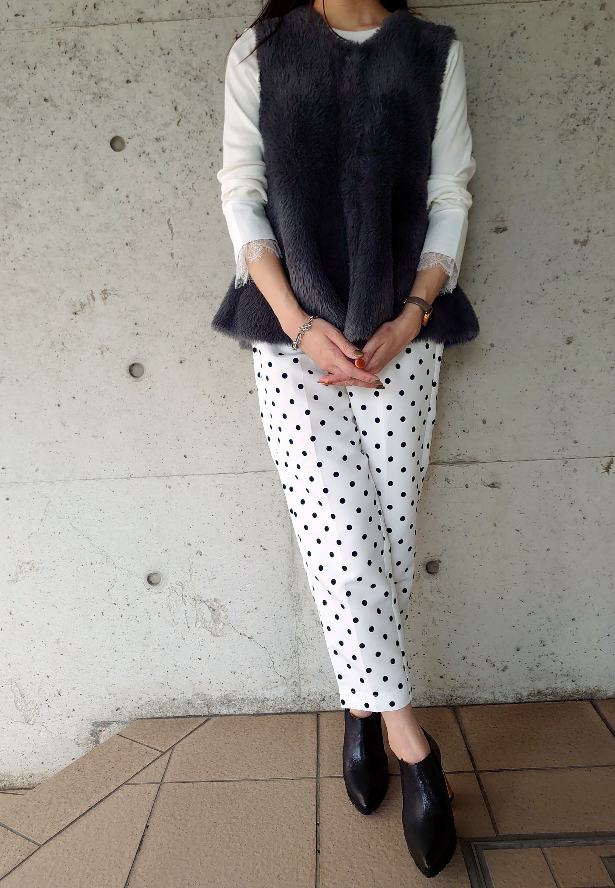 Dignite Collier フェザーヤーンペプラムジレ　ブラック フェザーヤーンペプラムジレ Dignite collier | KURUKURU苦楽園店