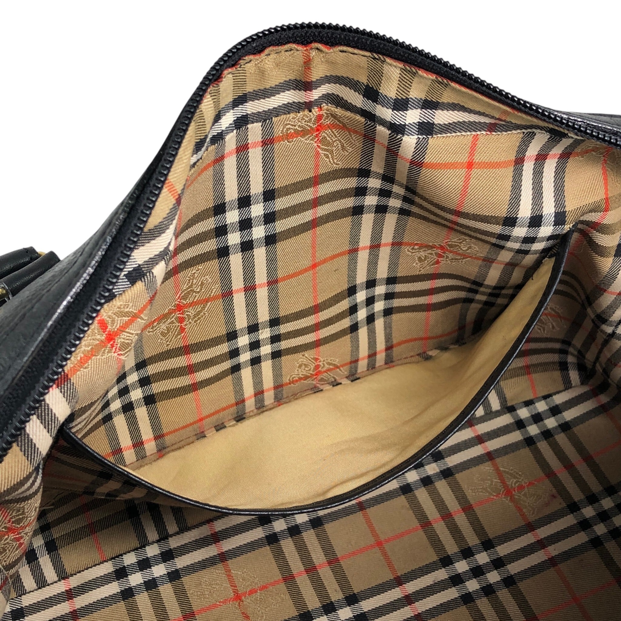 BURBERRY バーバリー ハンドバッグ ブラック 型押しロゴ レザー