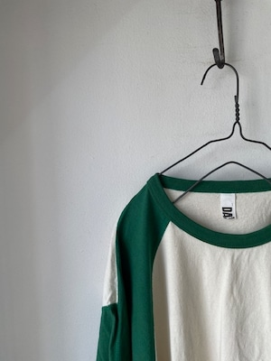 DA'S/One Side Raglan Mid-length Sleeve Tee "ecru×green"(ダズのワンサイドラグランティー ”生成り×グリーン”)