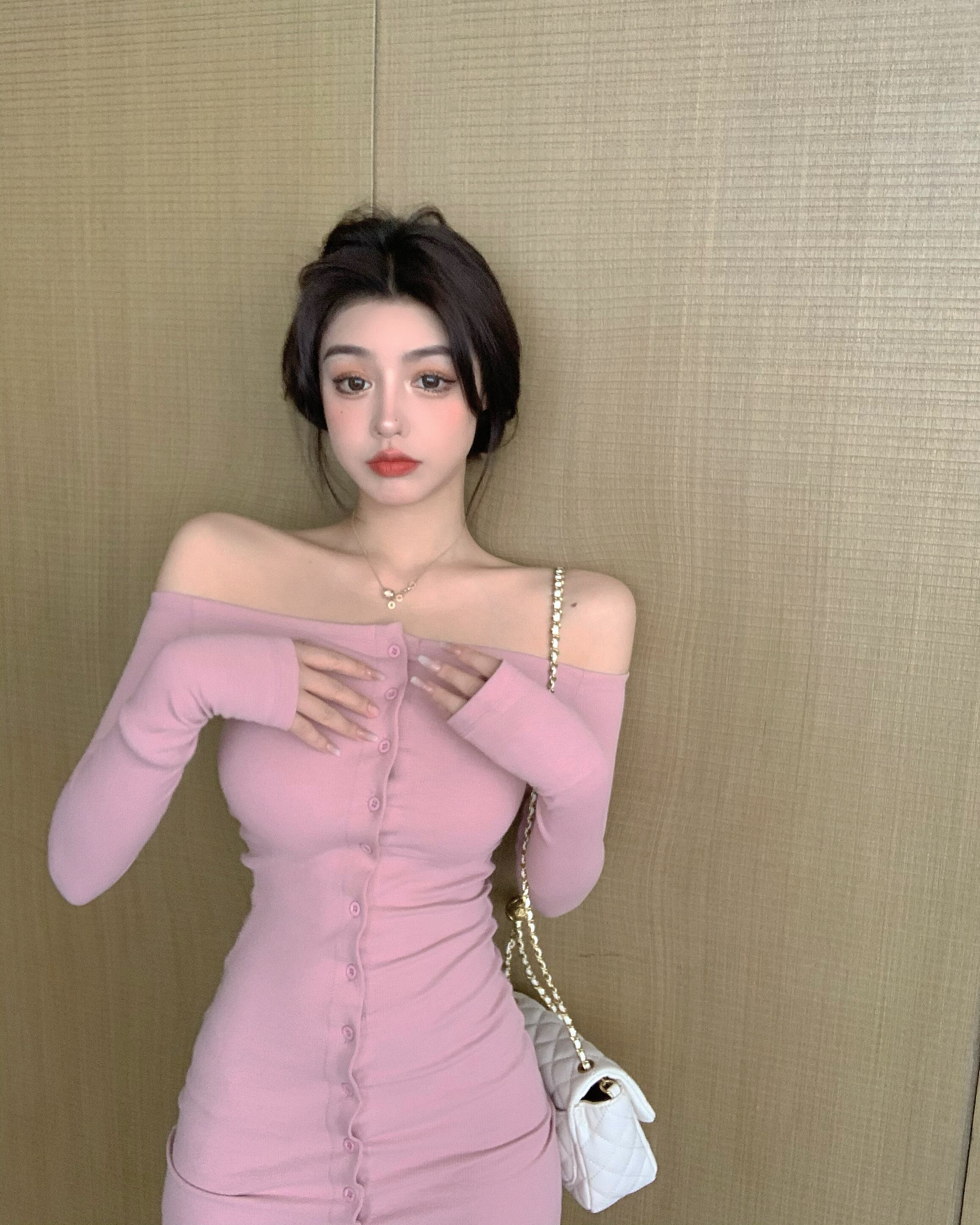 ワンショルダー長袖ニットワンピース秋タイトフィットボトムミドル丈スカート2020新作ブラックバッグヒップスカート ブラックストロベリース42026693545