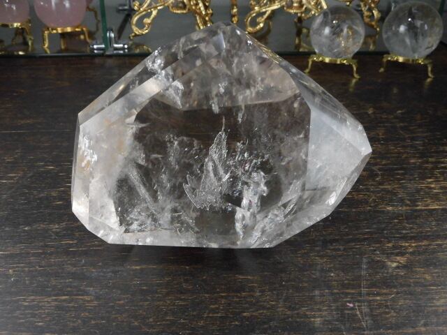 ずっしり約1.6kg 【送料無料】【高品質】ブラジル産多面カット水晶