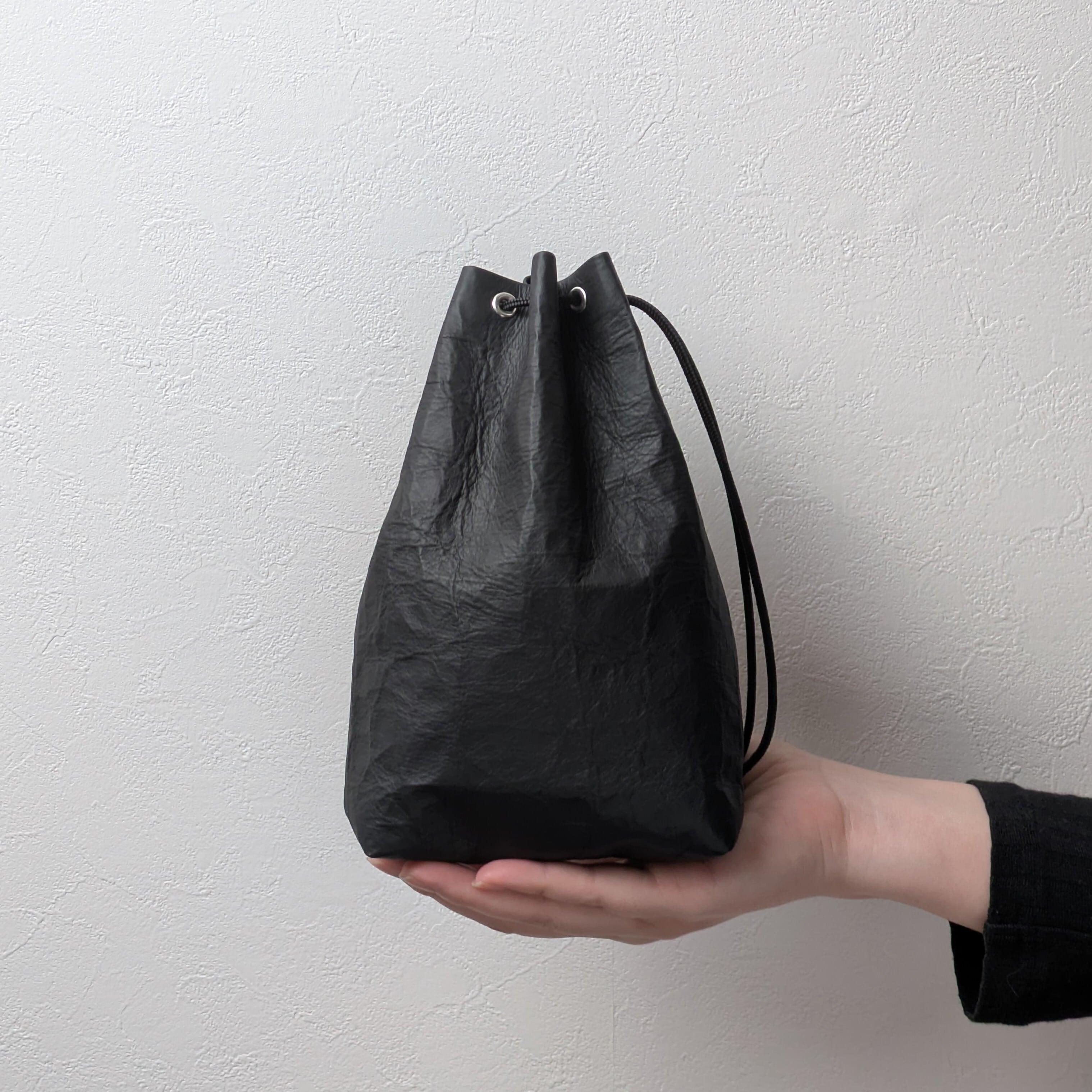ダイニーマ革巾着 M black | keel