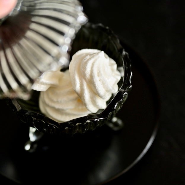 骨董　時代ガラス　ライムグリーン　ボンボニエール 菓子器　キャニスターウラン 骨董 時代ガラス ライムグリーン ボンボニエール 菓子器