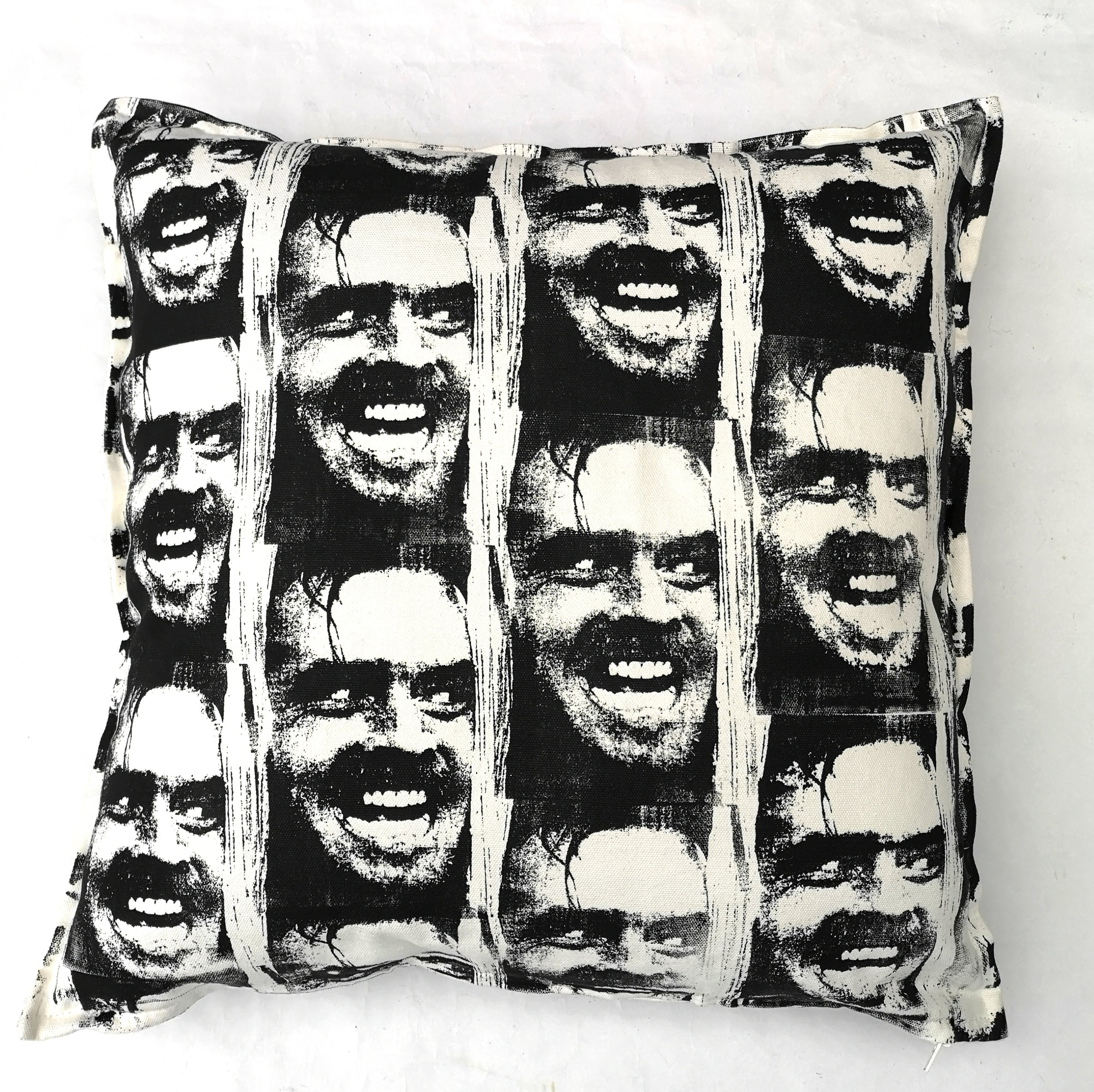 ||||| THE SHiNiNG CUSHION