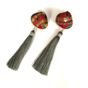 タッセルイヤリングL／インドリボン１