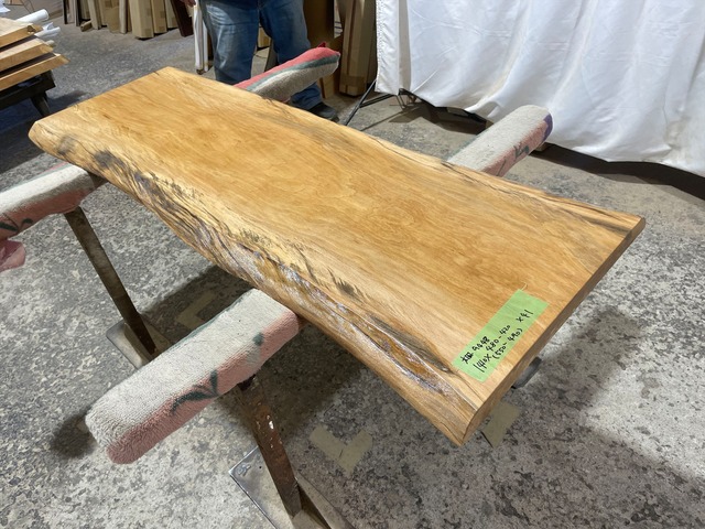 楓9448　メープル　メイプル　一枚板無垢 乾燥材　1410ｘ480‐420ｘ41mm カウンター　店舗　リフォーム　棚板　テーブル