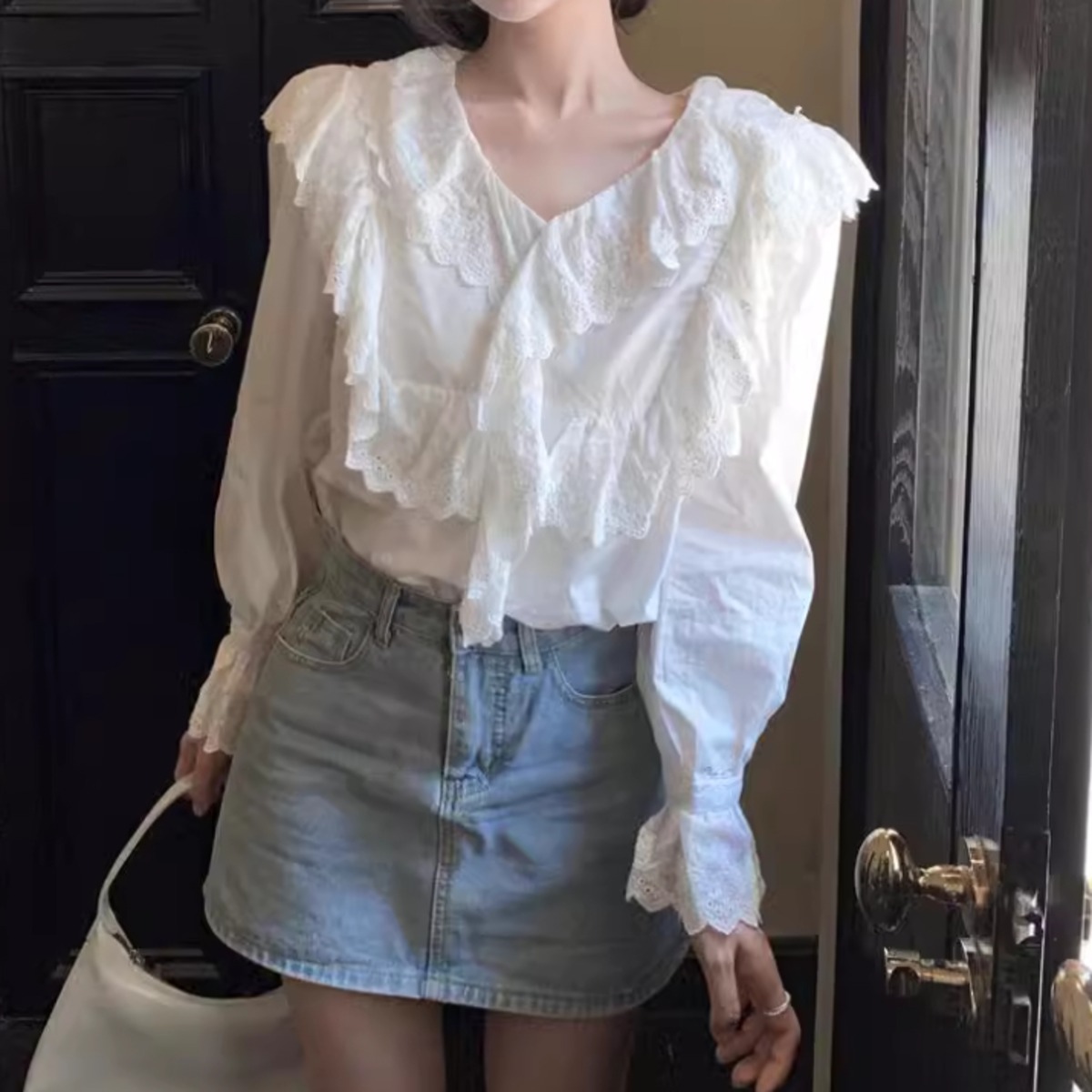 Vネックレースラッフルブラウス ・63385 | sucrier ( シュクリエ 