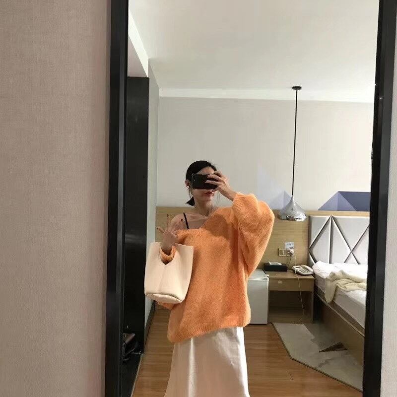 Vカットバケットバッグ