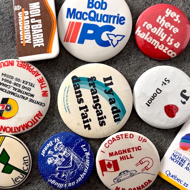 10個 US･北米系 ヴィンテージ レトロ 缶バッジ  vintage ビンテージ 古着 通販 リメイク 雑貨 2508013-24