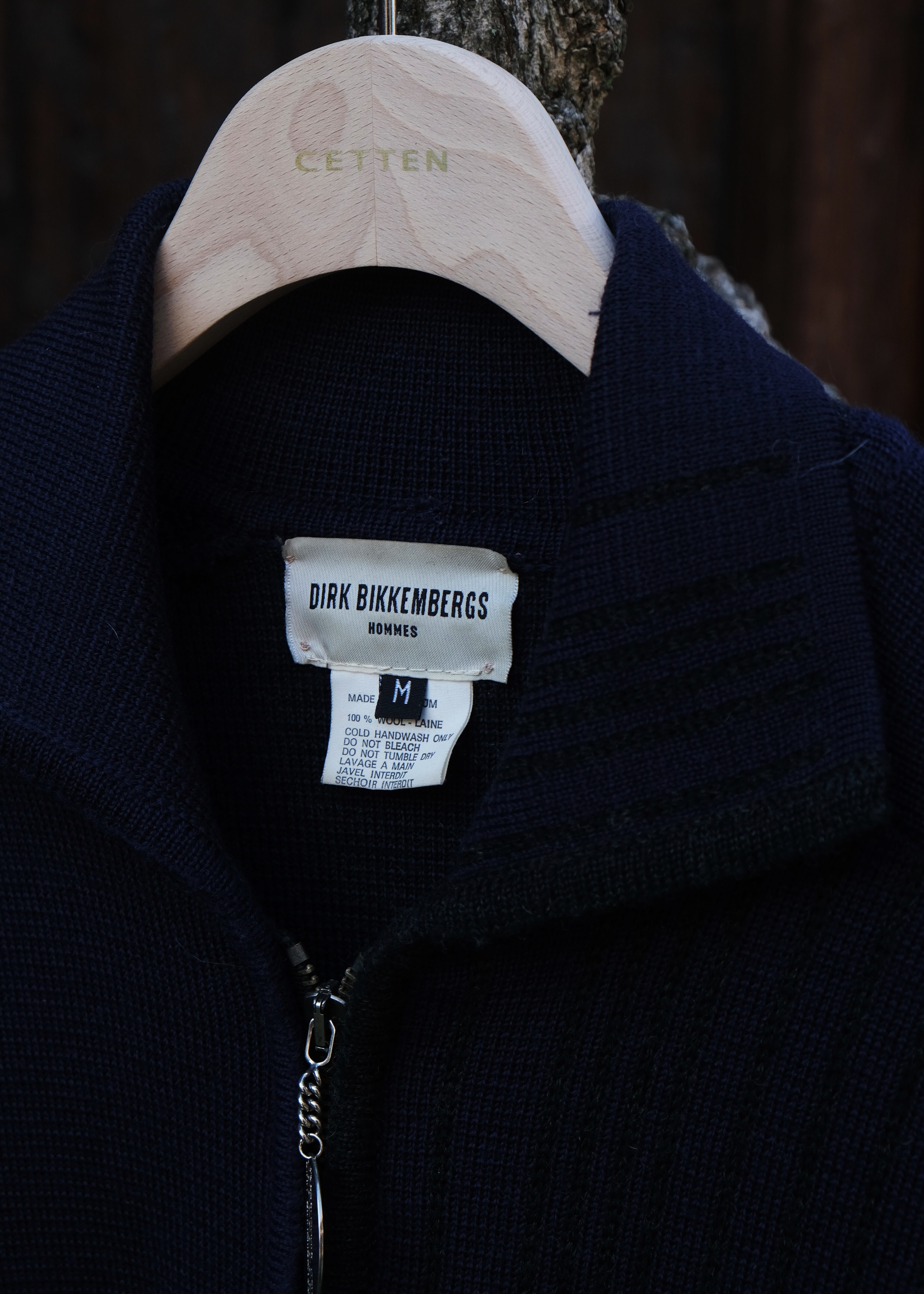 DIRK BIKKEMBERGS metal charm zip sweater | CETTEN