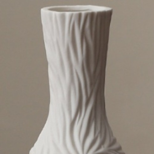 スパイラル花瓶 螺旋模様花瓶 白い花瓶 セラミック花瓶 ツイスト花瓶 モダン花瓶 立体模様花瓶 デザイン花瓶 インテリア花瓶 おしゃれ花瓶 陶器花瓶 アート花瓶