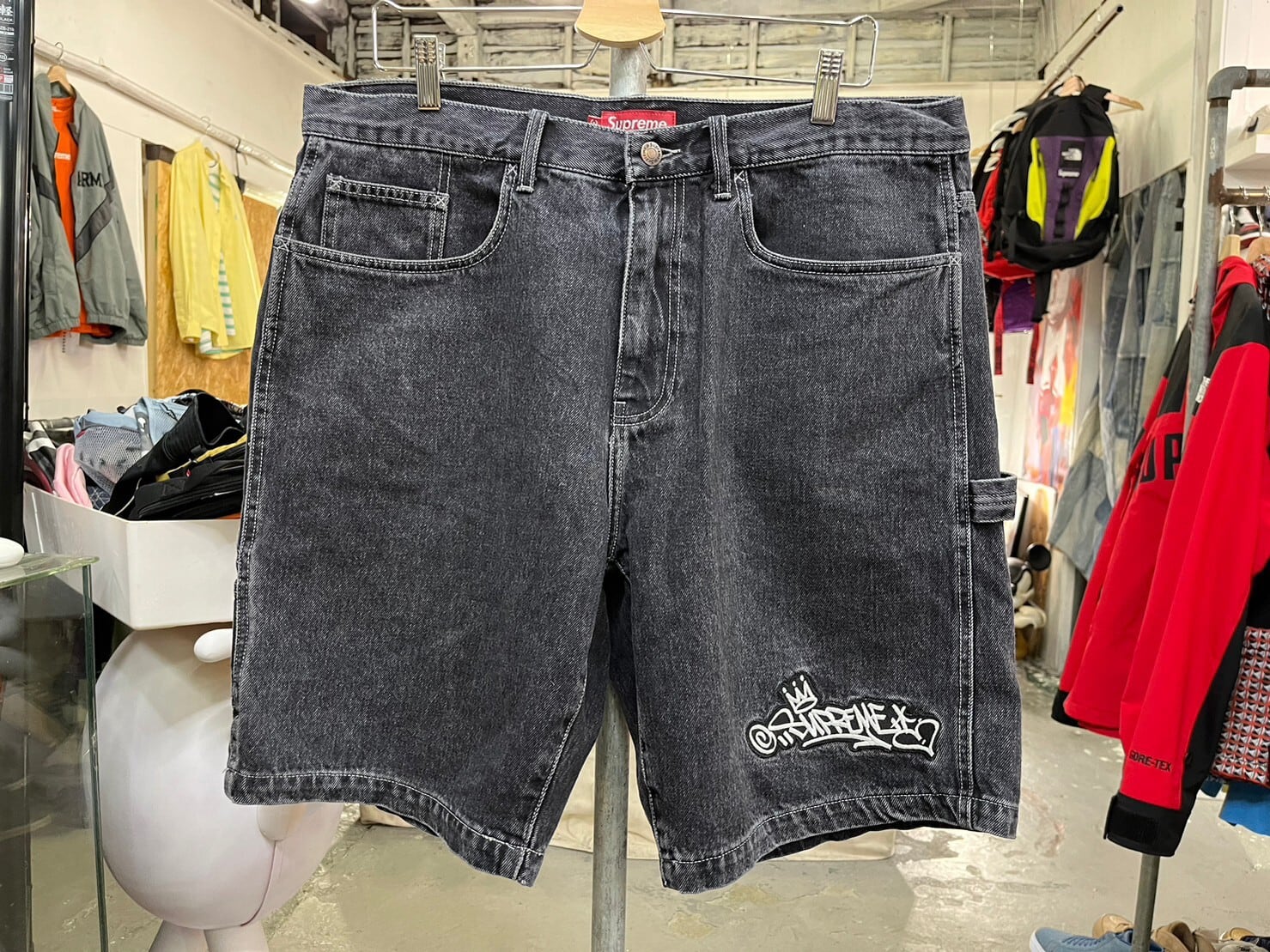 Supreme HANDSTYLE DENIM PAINTER SHORT BLACK 36 70265 | BRAND