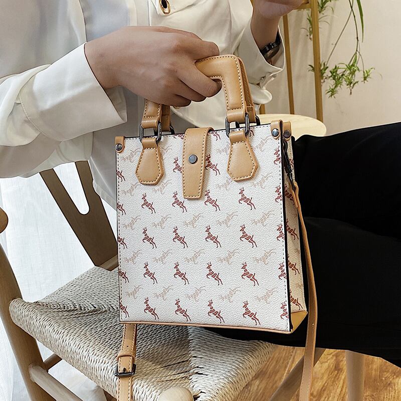 スタイルワイルドニッチデザインバッグレディース2020新しい流行のファッションワンショルダーメッセンジャーバッグネットレッドポータブルトートバッグ 手作りハンドバック6590442069