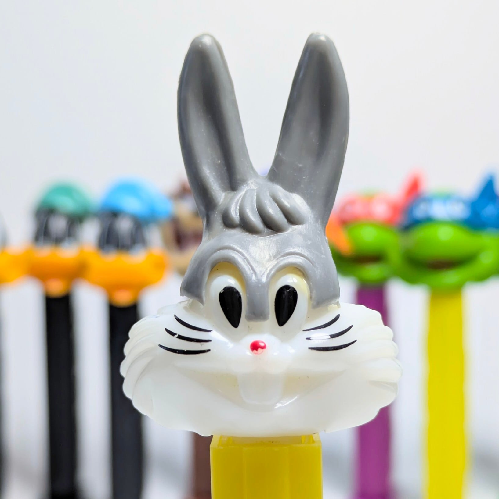 ☆ VINTAGE70' 80' ☆【 Looney Tunes ( ルーニー・テューンズ ) 】『 バッグス・バニー / ダブルダウン / 薄足 』PEZ / ペッツ CANDY&DISPENSER 〚アメリカン雑貨 アメトイ〛