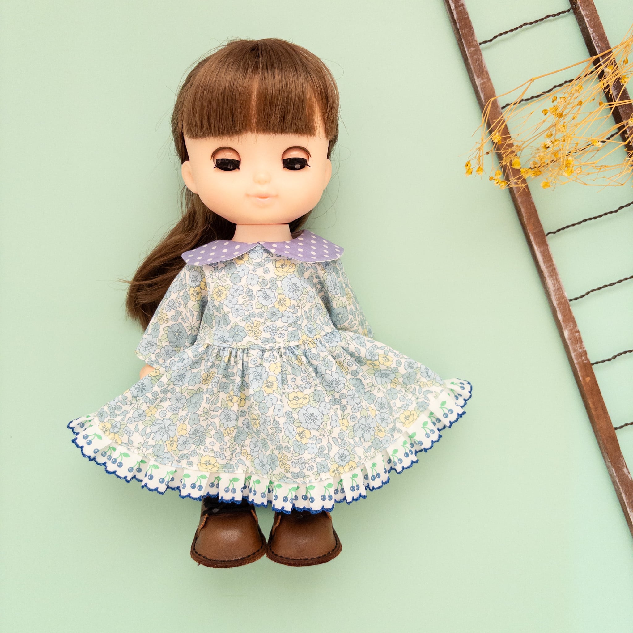 2段フリルワンピース服（青）メルちゃんソランちゃん | dollkamiyu