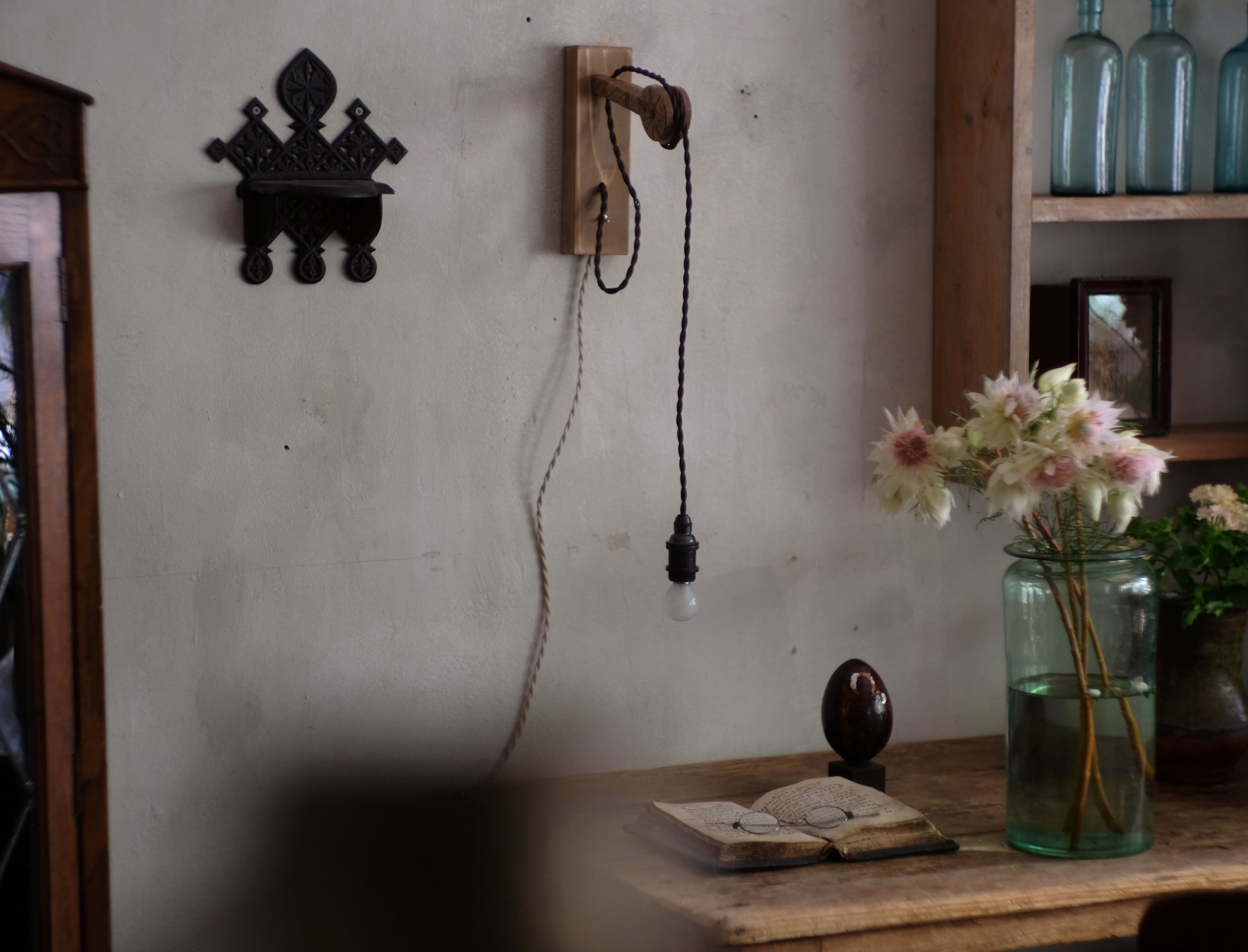LAMP]壁掛け滑車ランプ | はいいろオオカミ＋花屋西別府商店