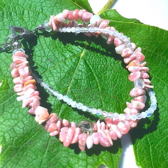 【一点物】✦RoseisRoseisRose✦⋆.·インカローズ&薔薇のカービングスモーキィクォーツ&レインボームーンストーンの三連ブレスレット⋆.·✦