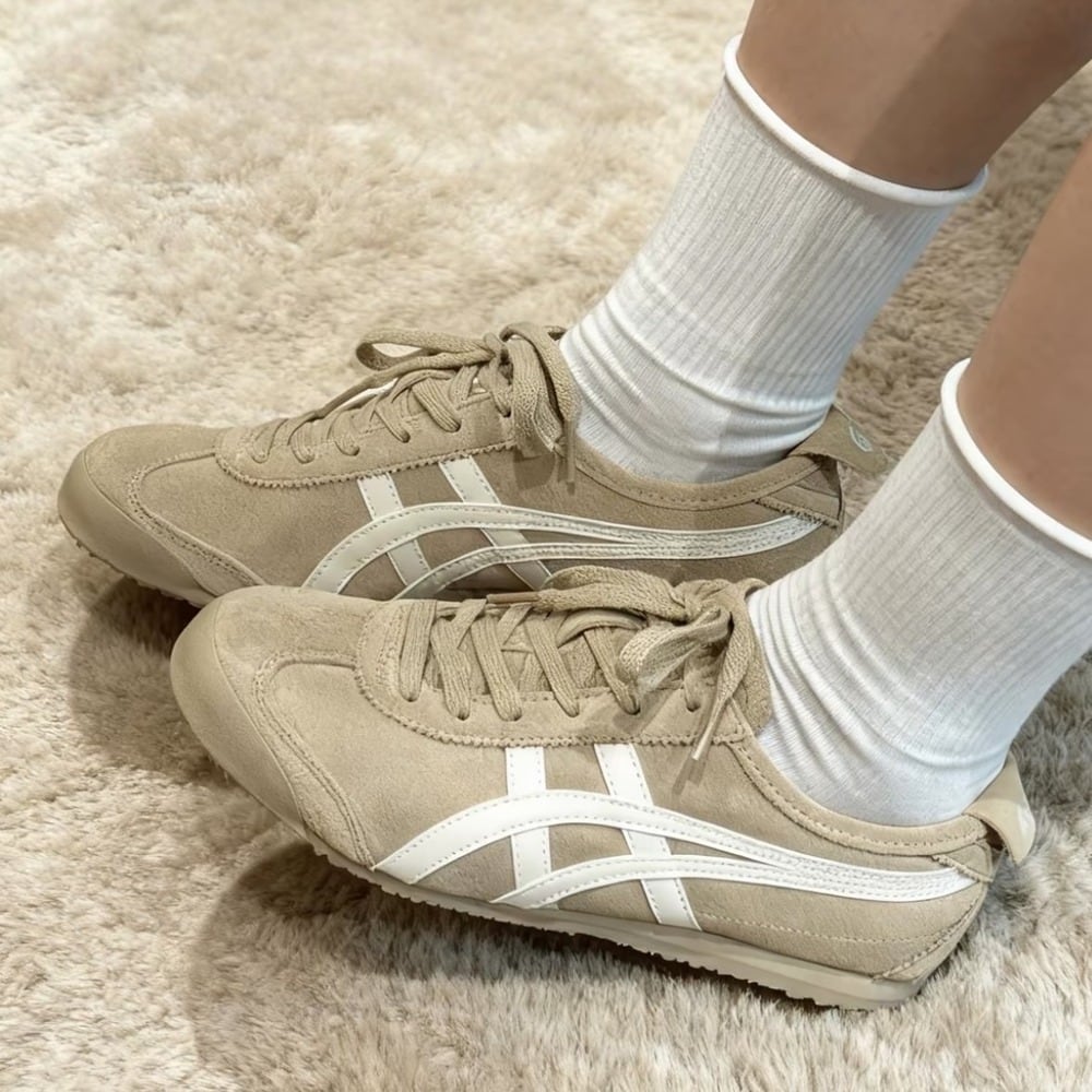 日本未入荷 Asics Court Mz Shoes White Black 1203A127-750