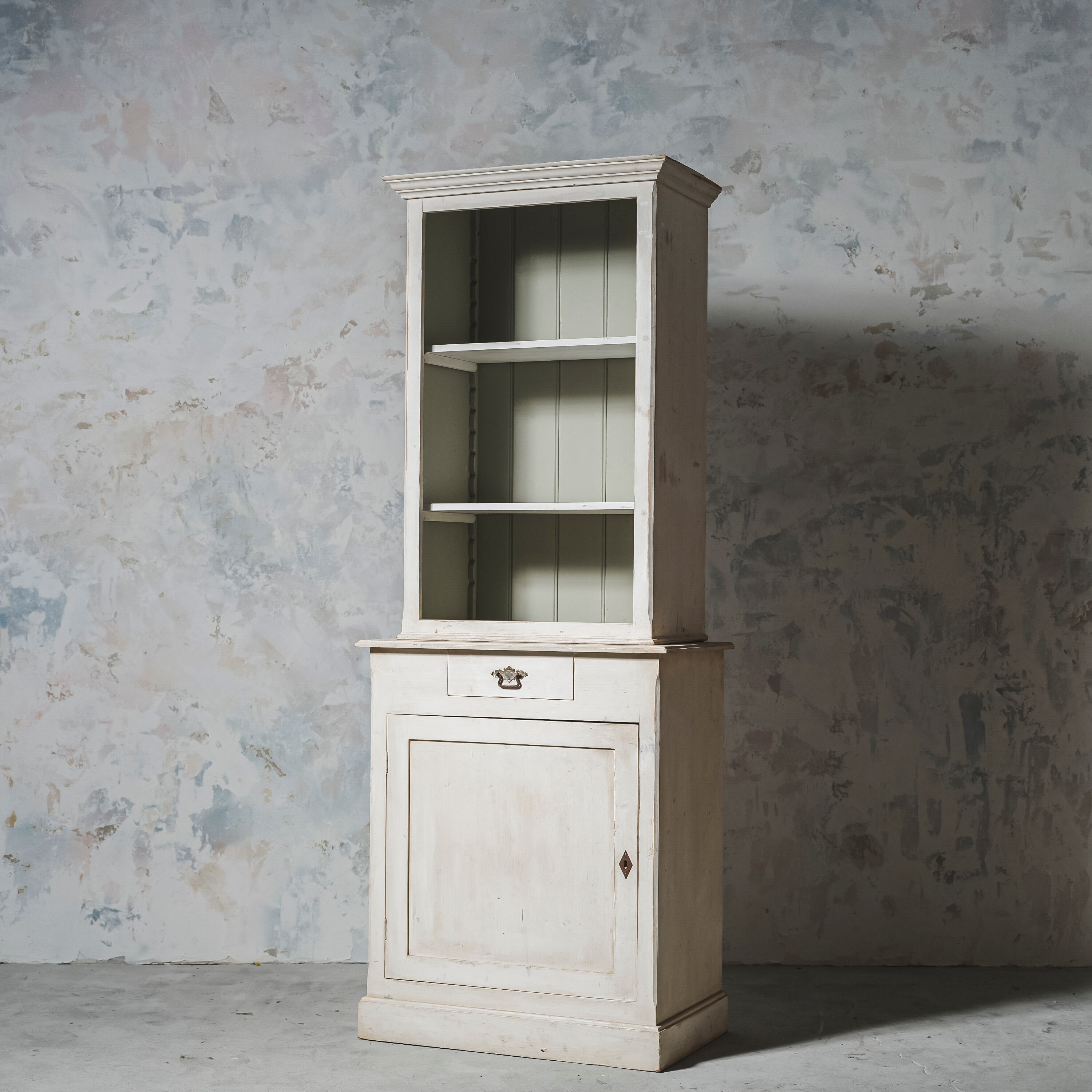 シェルフ/フレンチシェルフ/アンティークシェルフ/本棚/ホワイトペイント/空間装飾/ディスプレイ/店舗什器