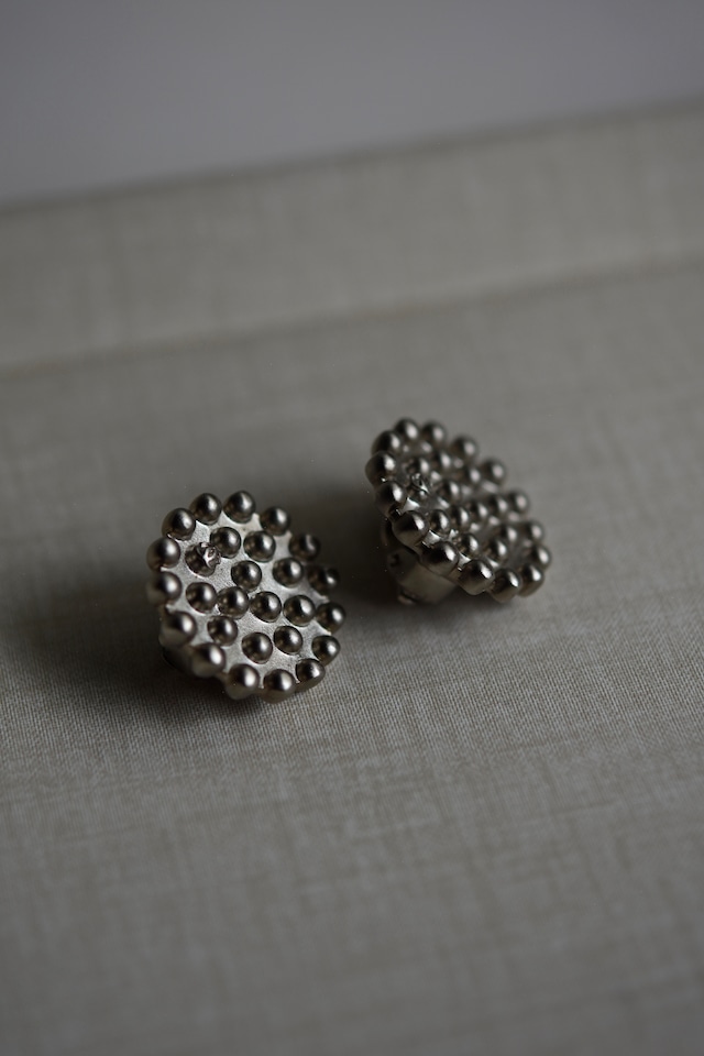 IORI/"CHANEL" earring/icon series dot