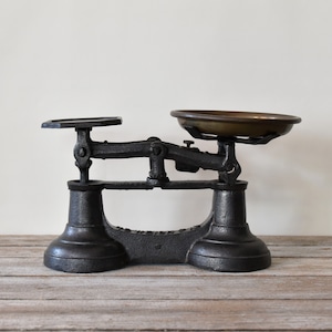 Iron & Brass Balance Scale / 真鍮のお皿が付いた英国アンティークの秤 / 2302BNSK-004