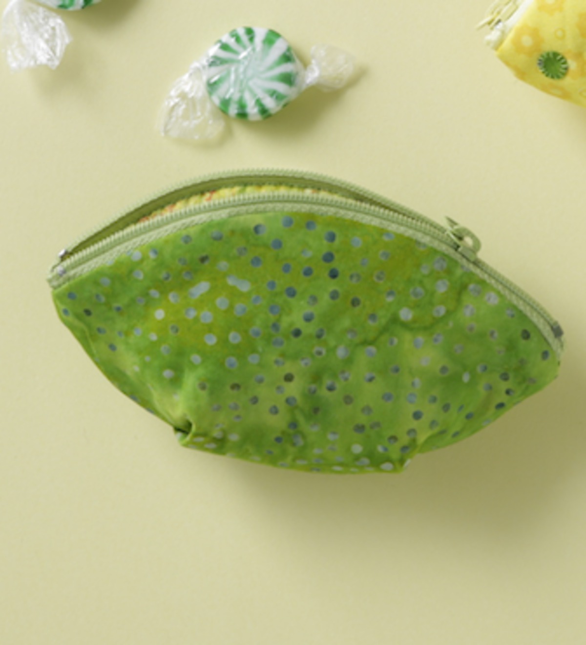 ⭐︎大人気　ぷっくりポーチ　(コメント無しで購入可能です。) かたちが楽しいポーチの本》ライムポーチ材料キット by 細尾典子さん