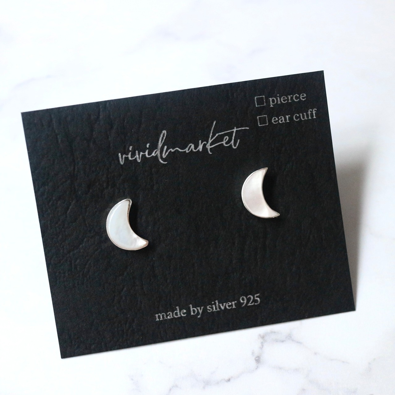 ホワイトムーンシルバーピアス