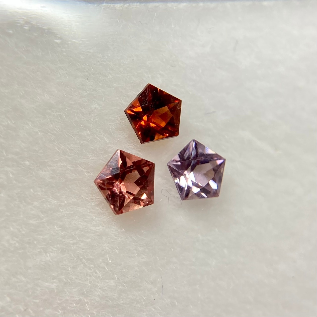 スピネル 星のブローチ 3点セット　約3.5mm No.3-3