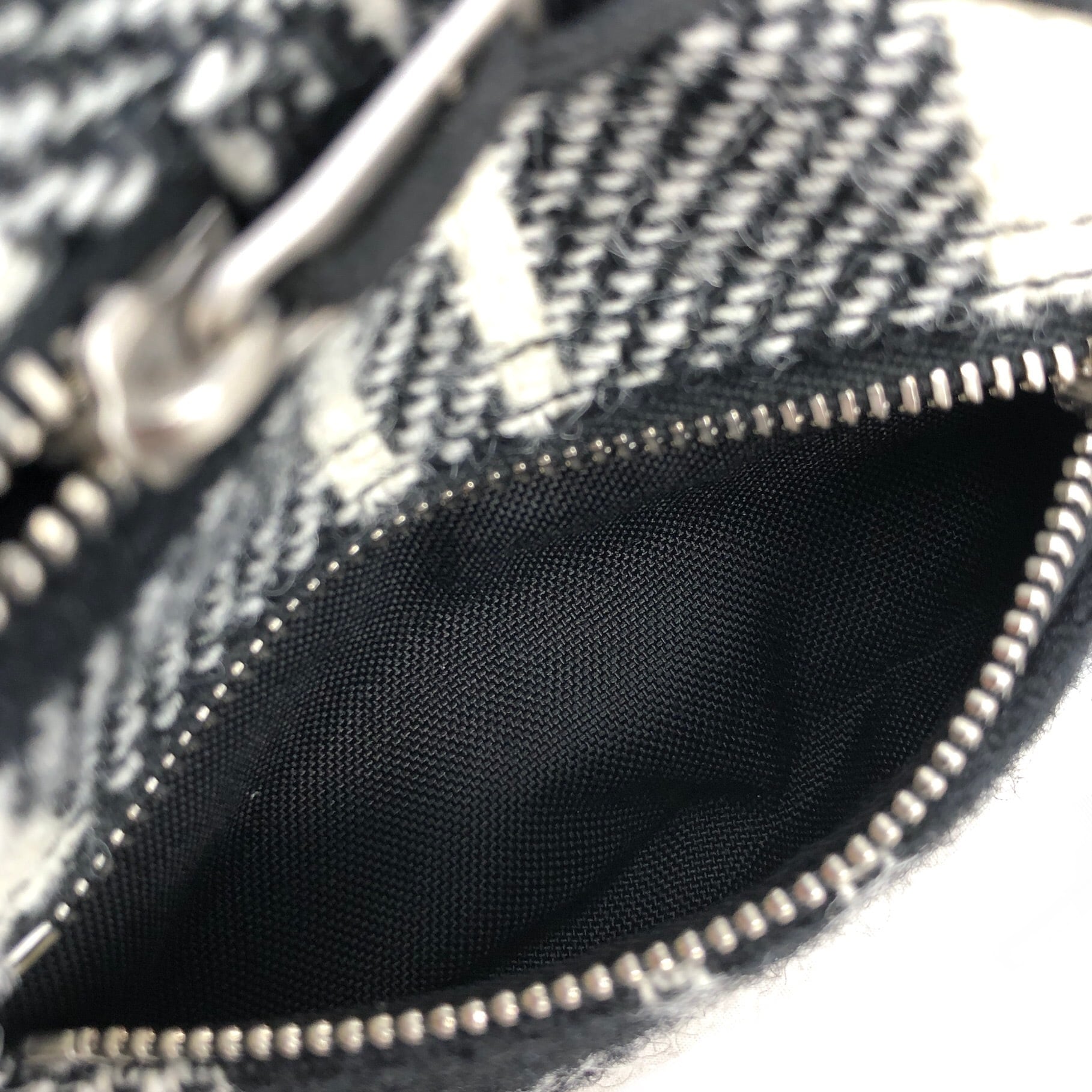 希少☆SAINT LAURENT　ボディバッグ　チェック　モノクロ SAINTLAURENT PARIS サンローラン チェック YSL BAG NY RIP BODYB