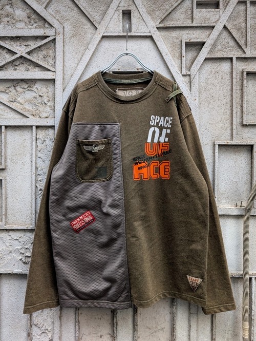 "DESIGN SWITCHING SWEAT"