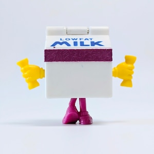 ☆ VINTAGE 1993 ☆【 McDonald's ( マクドナルド ) 】1993年マクドナルドミールトイ『 Food FUNdamentals(フード・ファンダメンタルズ)シリーズ』Milly(ミリー)Low Fat Milk / ハッピーミール 〚アメリカン雑貨 アメトイ〛
