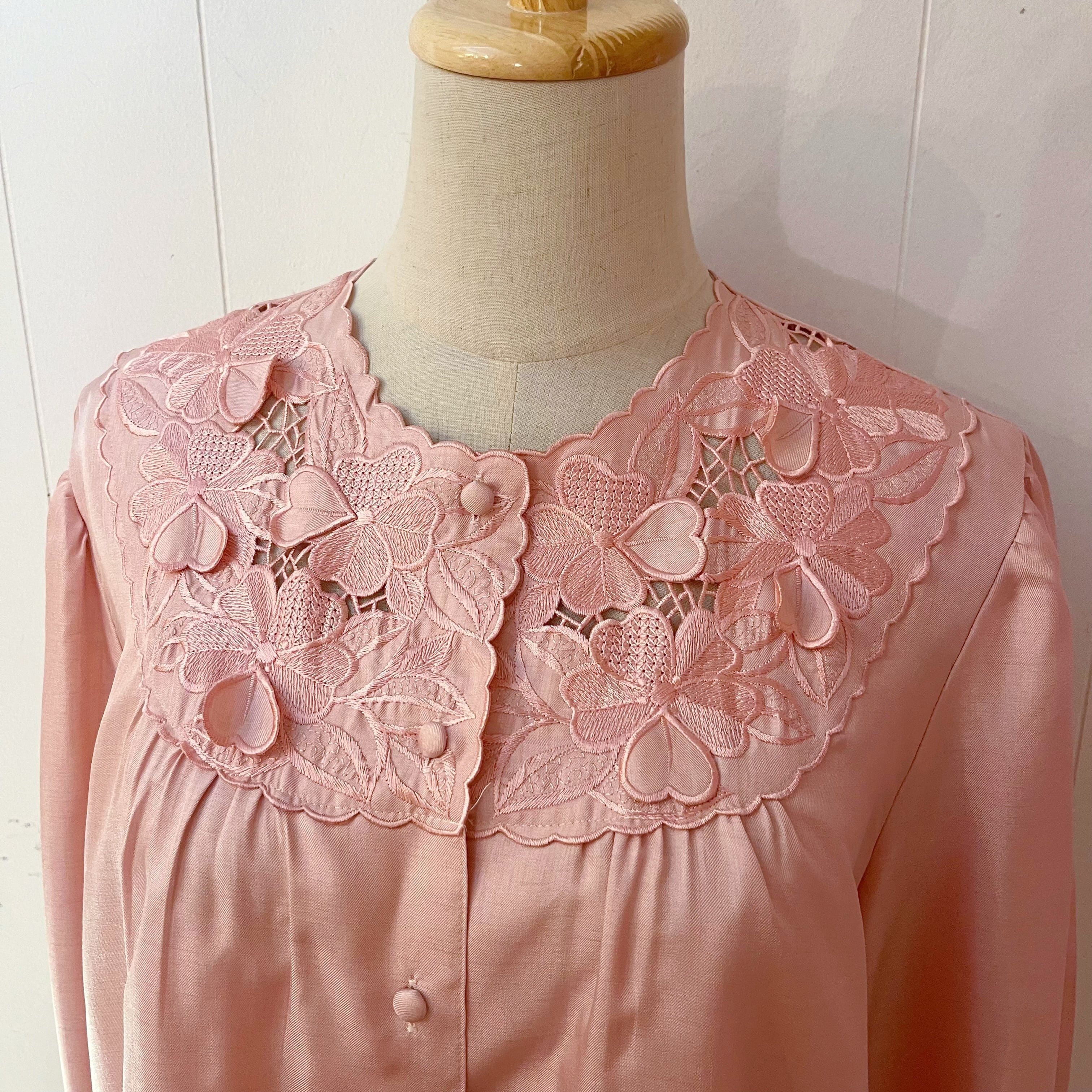 flower embroidery pink blouse