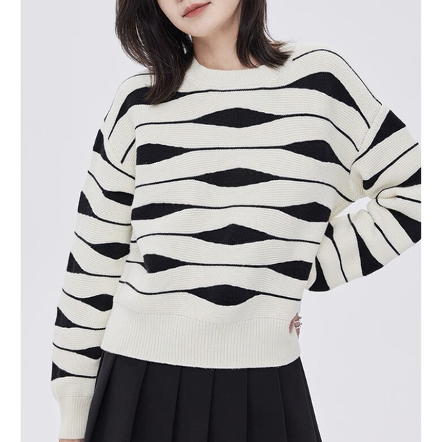 Wavy line knit top C1400