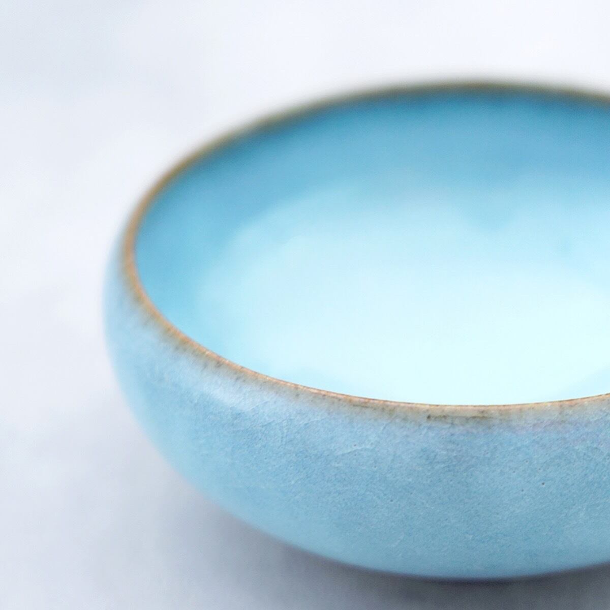 梶原茂正作　粉青深皿新品　直径21cm 梶原茂正作 粉青深皿新品 直径21cm 【公式通販】