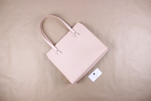 JAPAN LANSUI DESIGN 名入れ対応 ヌメ革手作り手縫い ハンドバッグ 品番J8DSJFI3F